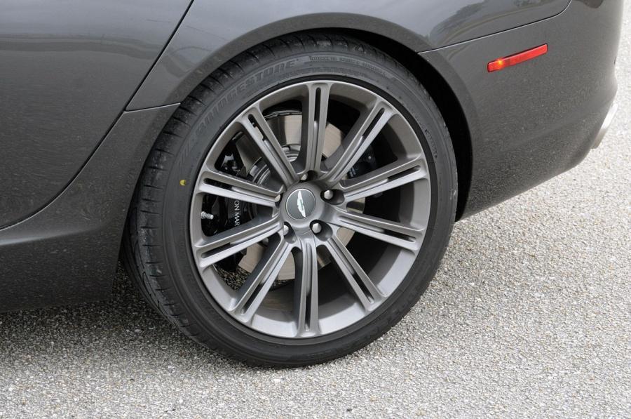 Колеса Aston Martin Rapide 2010 года  (NA) (фото 51 из 57)